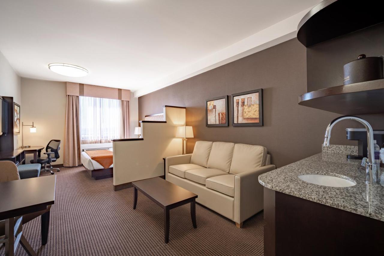 Acclaim Hotel By Clique Calgary Bagian luar foto