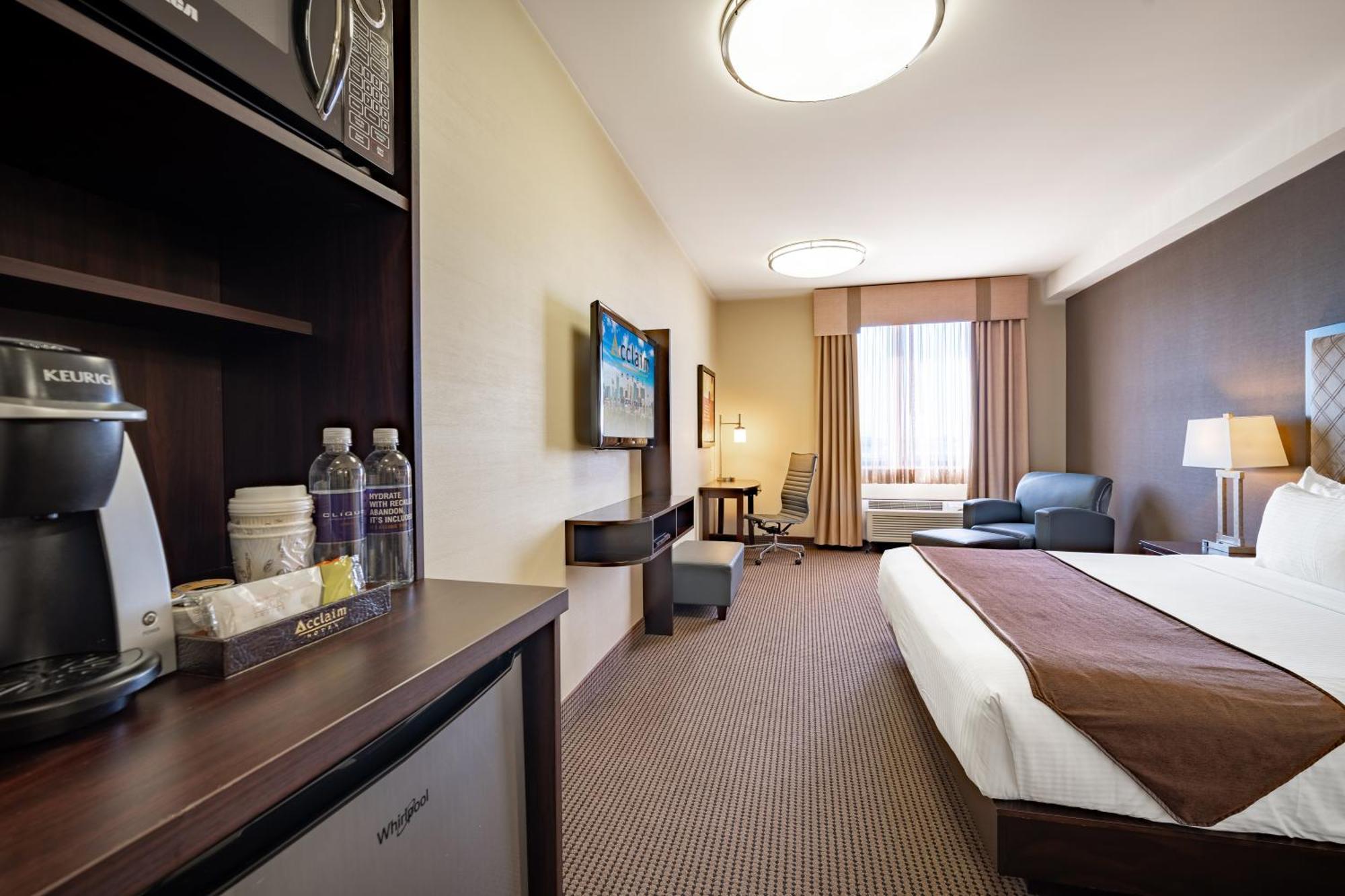 Acclaim Hotel By Clique Calgary Bagian luar foto