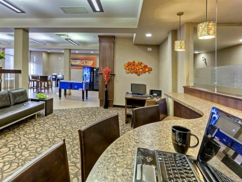 Acclaim Hotel By Clique Calgary Bagian luar foto