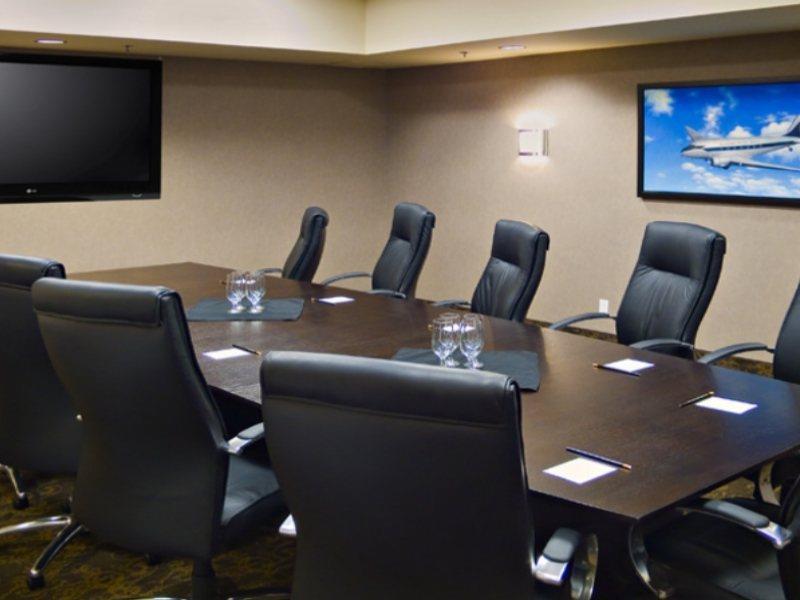 Acclaim Hotel By Clique Calgary Bagian luar foto