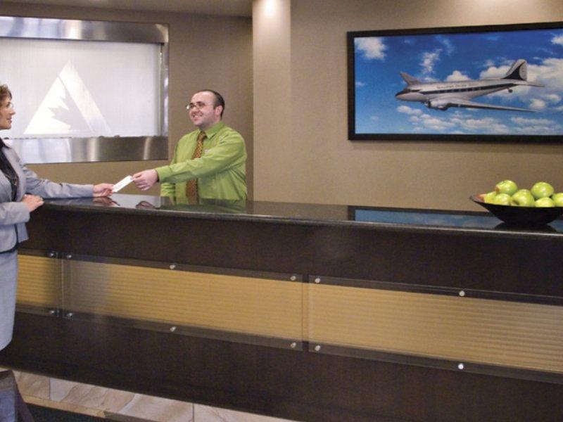 Acclaim Hotel By Clique Calgary Bagian luar foto