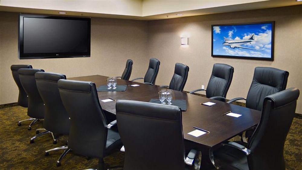 Acclaim Hotel By Clique Calgary Bagian luar foto