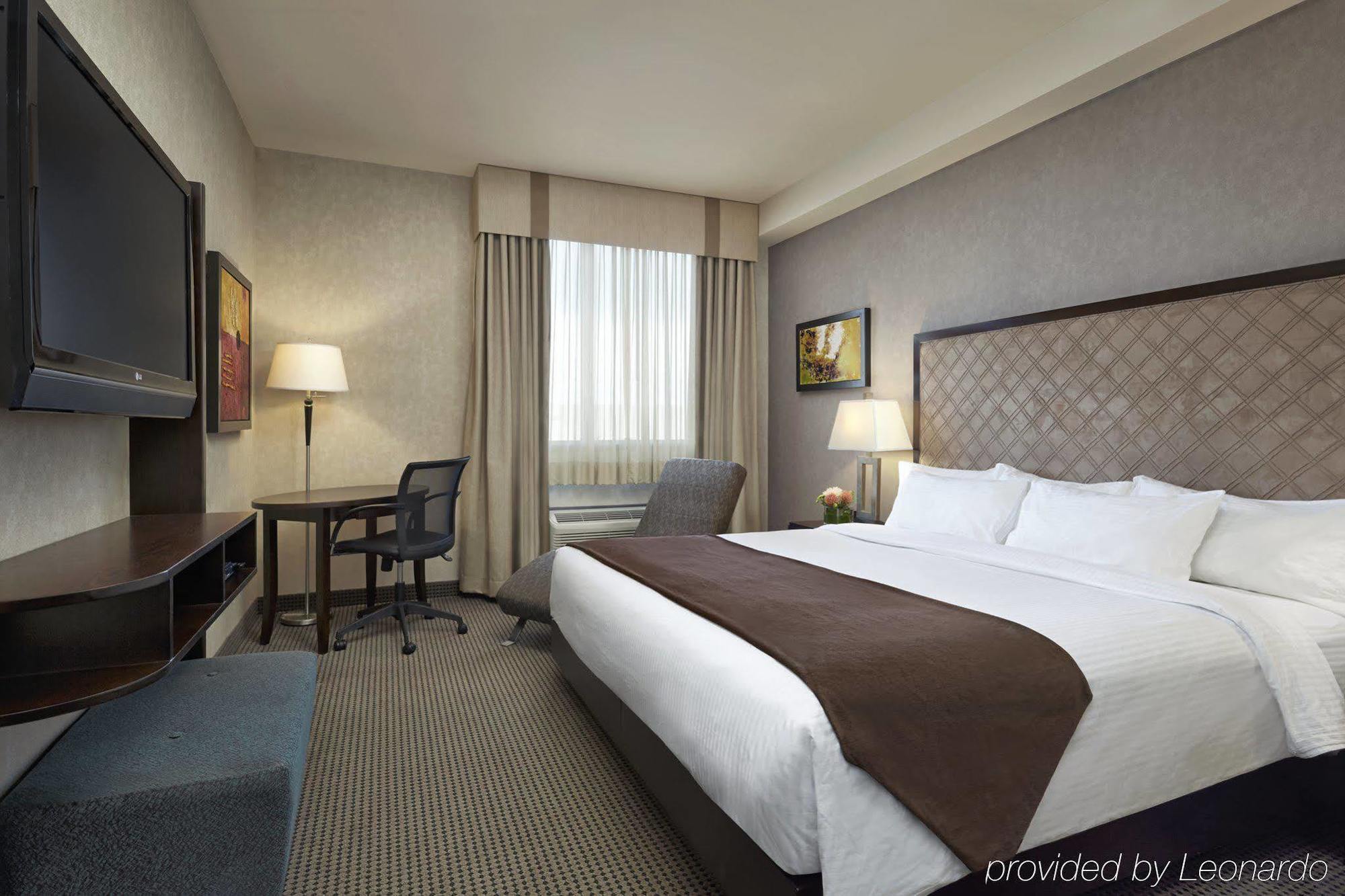 Acclaim Hotel By Clique Calgary Bagian luar foto