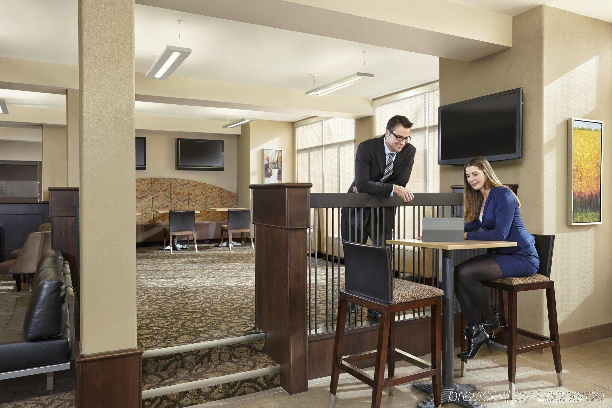 Acclaim Hotel By Clique Calgary Bagian luar foto