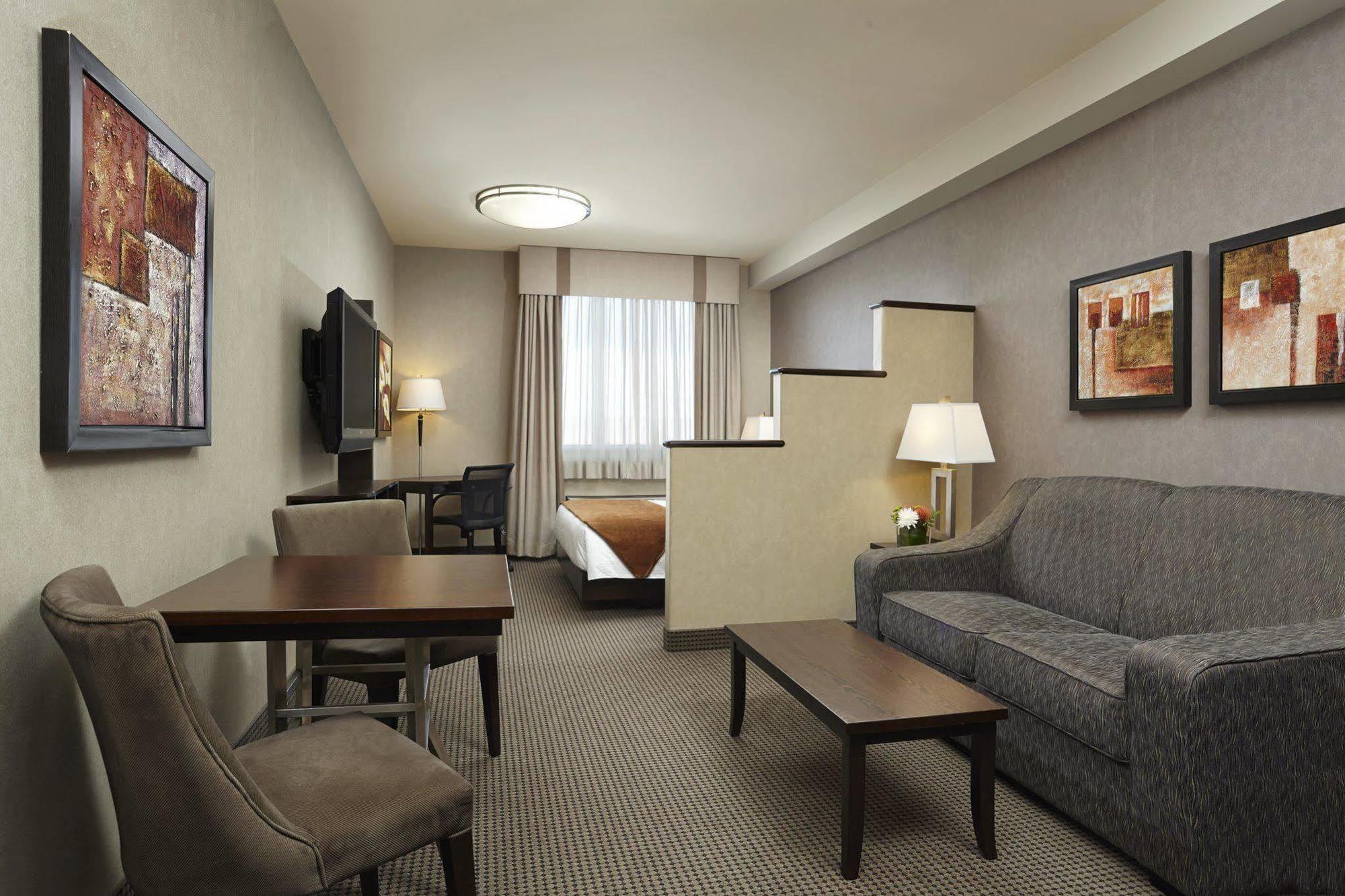 Acclaim Hotel By Clique Calgary Bagian luar foto